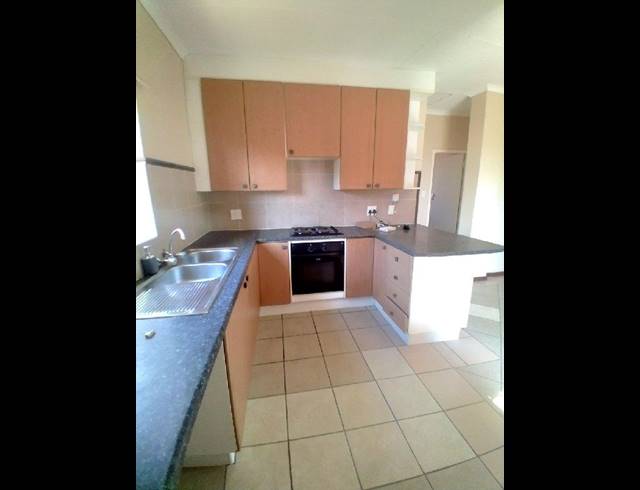 2 BEDROOM APARTMENT FOR SALE IN MOOIKLOOF RIDGE ESTATE